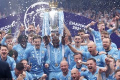 曼联2亿英镑重金引援中场：西甲球星格列兹曼成首要目标